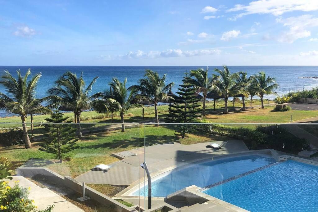 Magnificent Sea-View Apartment Flic-en-Flacq Exteriör bild