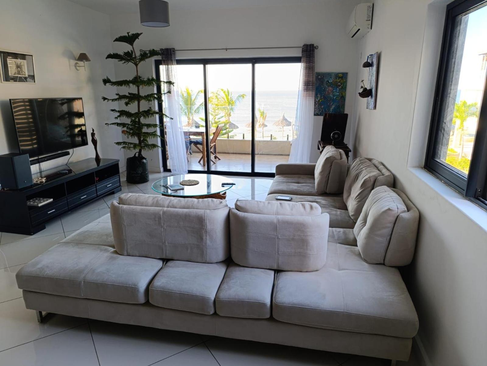 Magnificent Sea-View Apartment Flic-en-Flacq Exteriör bild