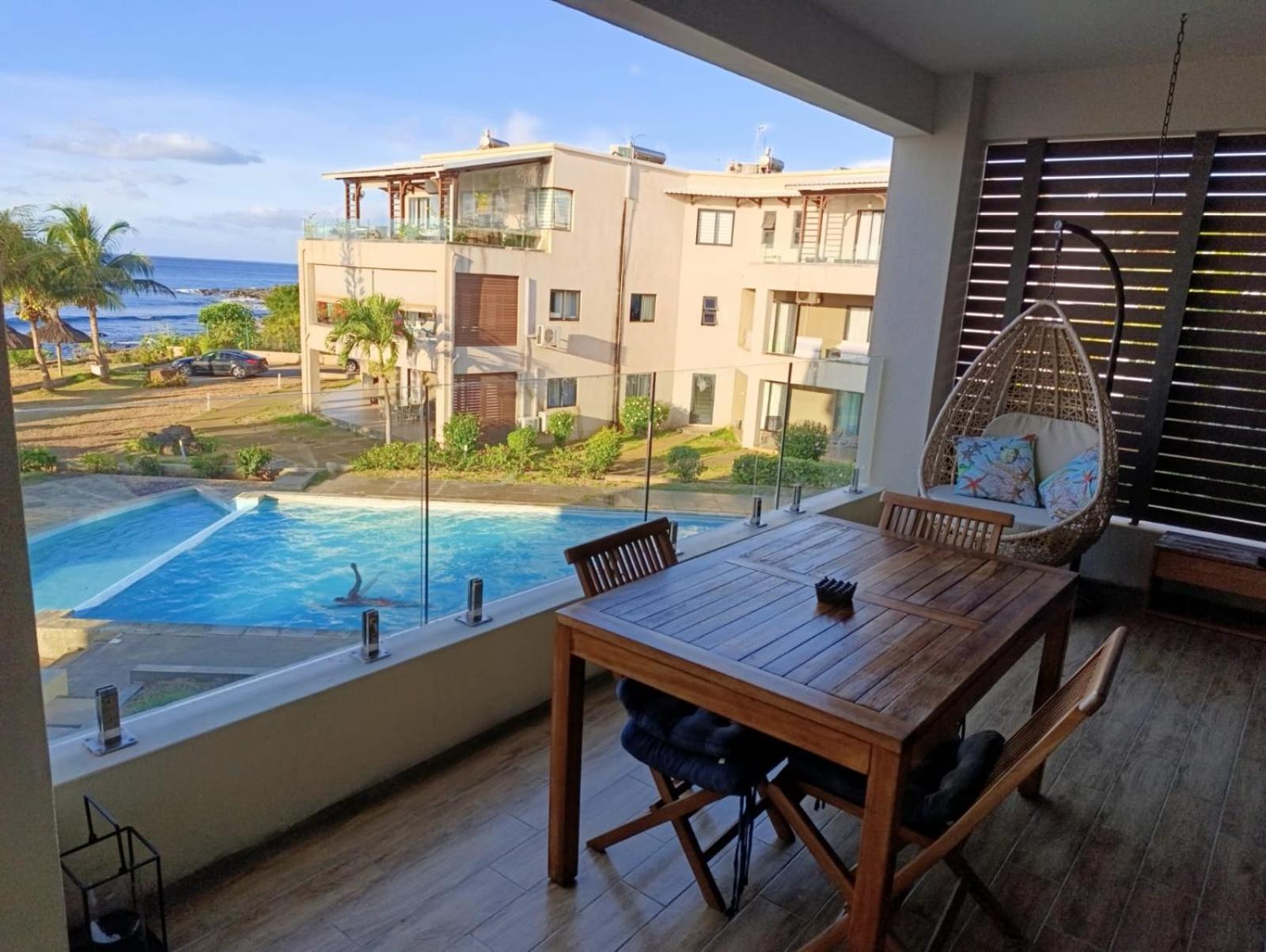 Magnificent Sea-View Apartment Flic-en-Flacq Exteriör bild